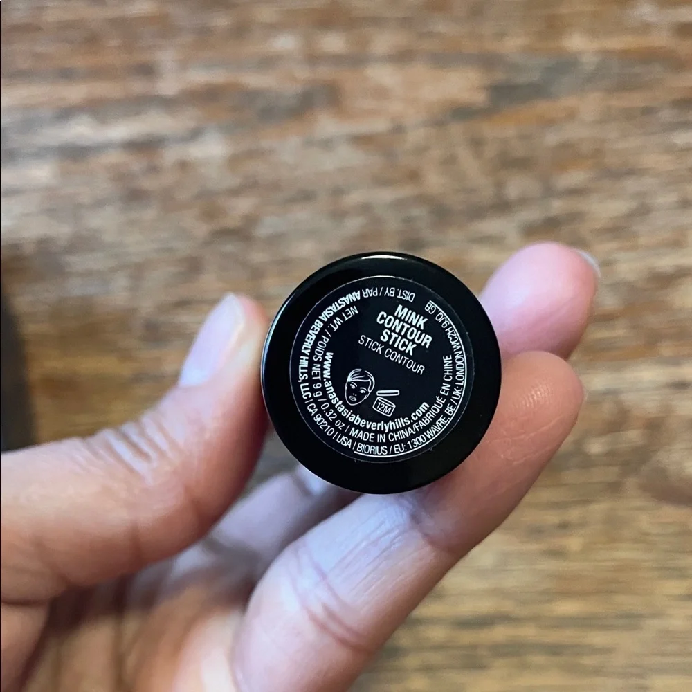 Anastasia Beverly Hills define sculpt